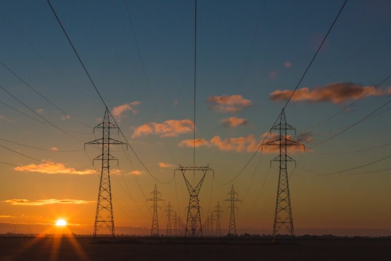Solcelleanlæg der leverer grøn energi til energinettet